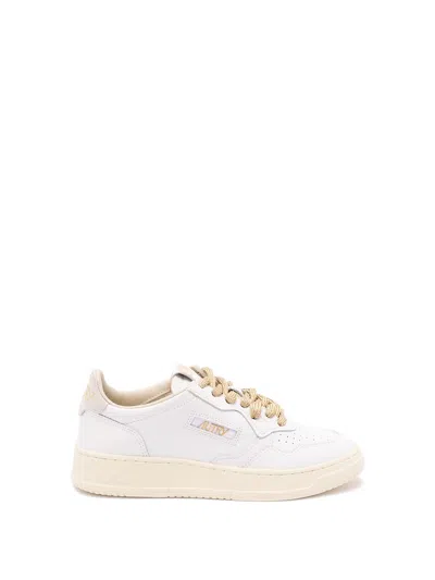 Autry Medalist Low Sneakers In White Leather And Suede Heel Tab In Brown
