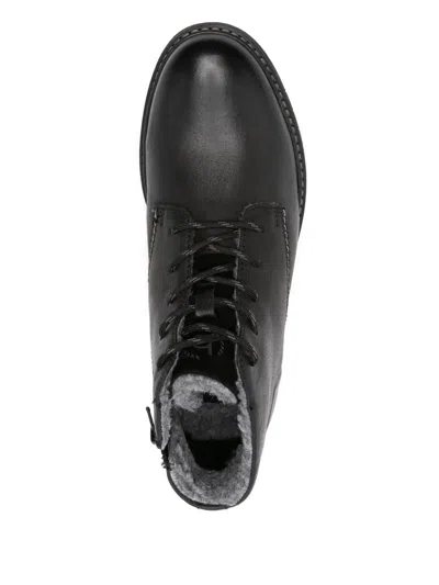 Bugatti Barton Boots In Black