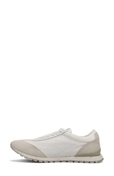 Vaneli Fifi Sneaker In White