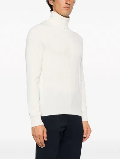 Malo Shaved Cyclist Turtleneck Knit Sweater In White