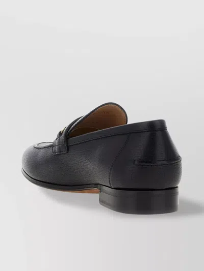 Valentino Garavani Vlogo Signautre Leather Loafers In Black