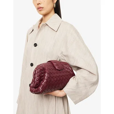 Bottega Veneta Womens Barolo-m Brass Lauren Large Leather Clutch Bag In Burgundy