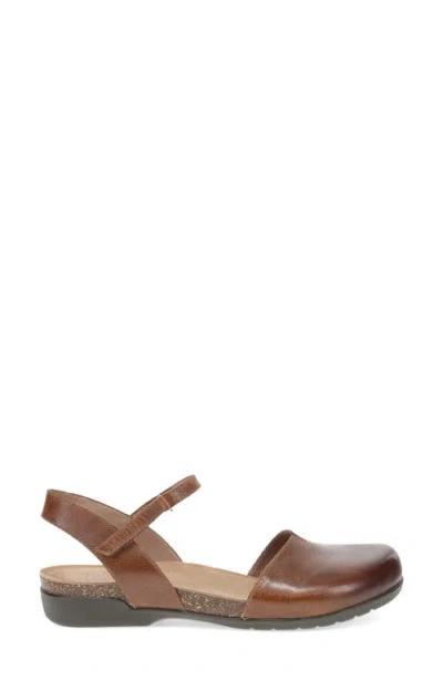 Dansko Rowan Flat In Tan