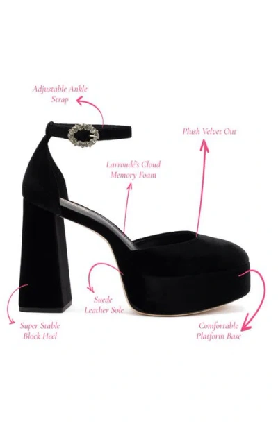 Larroude Ari Velvet Pump In Black