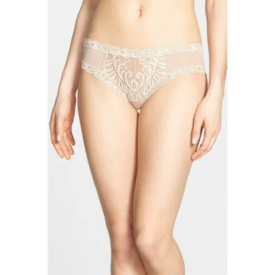 Natori Feathers Hipster Briefs In White