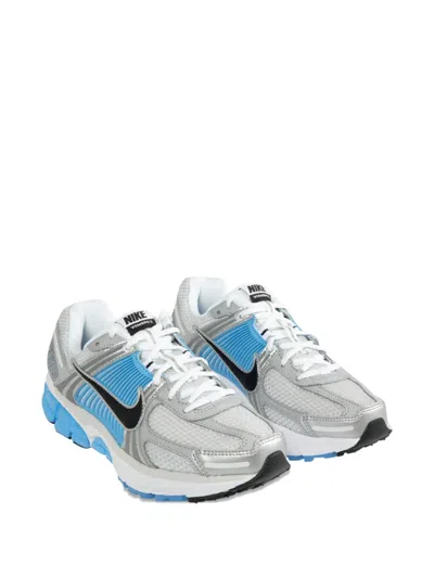Nike Zoom Vomero 5 Sneakers In White And Blue