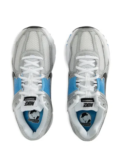 Nike Zoom Vomero 5 Sneakers In White And Blue