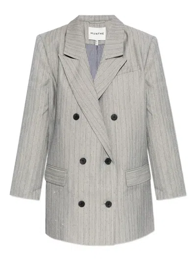 双排扣细条纹西装夹克
