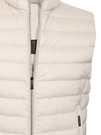 Moorer Quilted High Collar Sleeveless Jacket With Pockets In Neutral