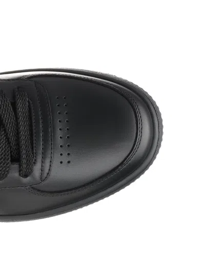 Givenchy G Move Low-top Sneakers In Calf Leather In Black