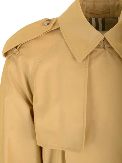 Burberry Heritage Kensington Trench Coat In Yellow