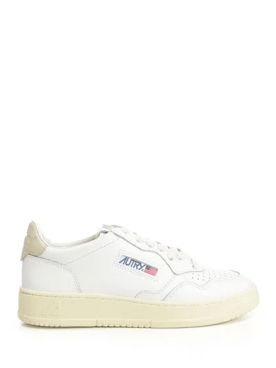Autry 'medalist' Sneakers In Leather In White