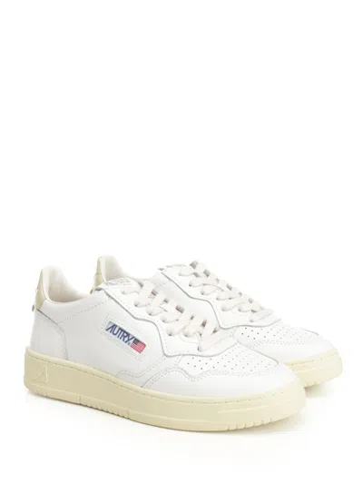 Autry 'medalist' Sneakers In Leather In White