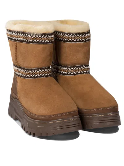 Ugg Mini Trailgazer Ankle Boots Beige