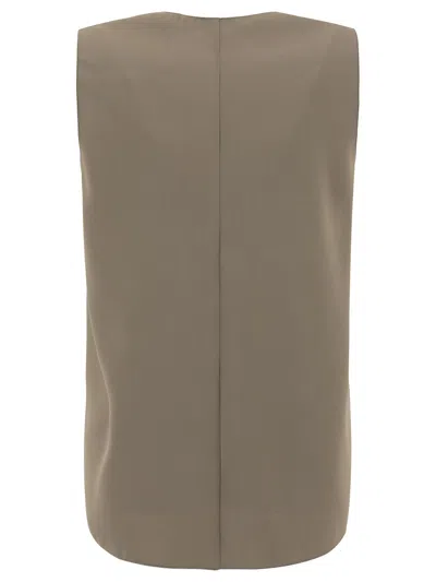Fit V-neck Sleeveless Top