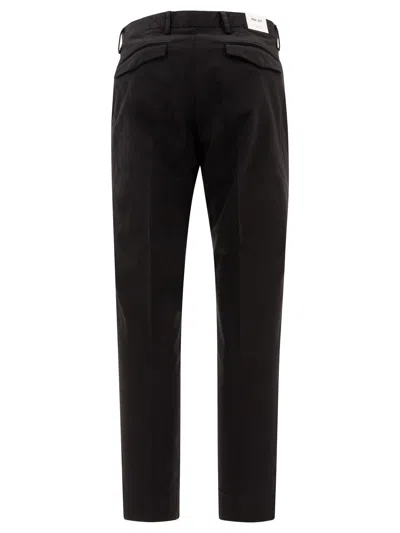Nn07 Flap-pockets Trousers In Black