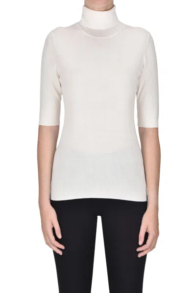 Theory Leenda Short-sleeve Turtleneck In Regal Wool In White