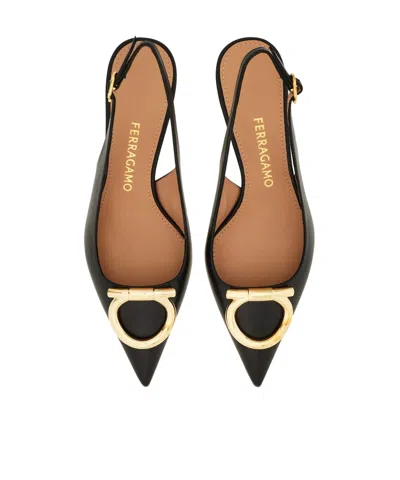 Ferragamo Black Leather Sara 40 Pumps In Black