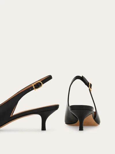 Ferragamo Black Leather Sara 40 Pumps In Black