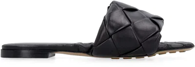 Bottega Veneta The Lido Intrecciato Leather Sandal In Black