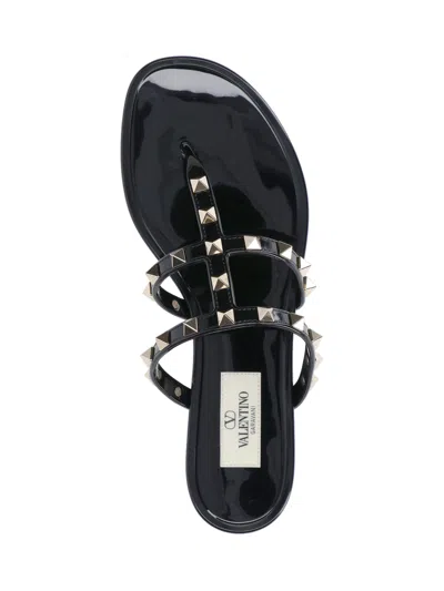 Valentino Garavani Summer Rockstud Thong Sandals In Black