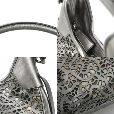 Pre-owned Burberry Beige Metallic Gray Leather Canvas Shoulder Bag ()