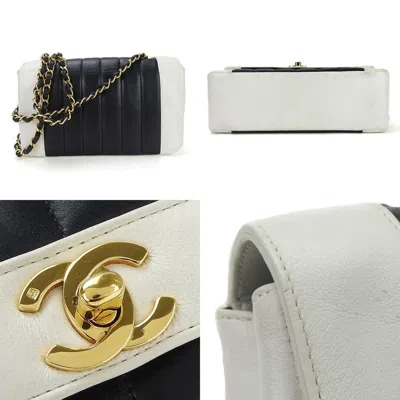 Pre-owned Chanel Navy White Leather Shoulder Bag ()