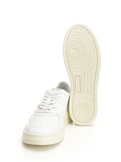 Autry Medalist Low White Sneakers With Suede Inserts And Tonal Heel Tab In Leather Man