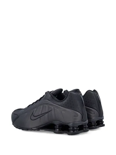 Nike Wmns Shox R4 Sneakers Black