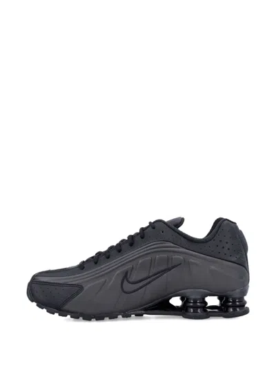 Nike Wmns Shox R4 Sneakers Black