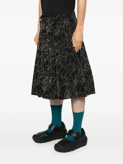 Masu Flocky-web Pleated Shorts In Black