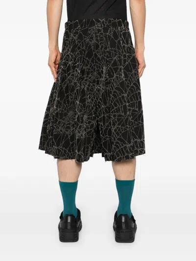 Masu Flocky-web Pleated Shorts In Black