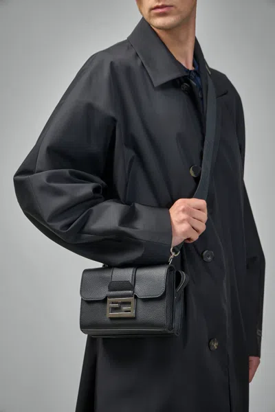 Fendi Double Baguette Grained Leather Messenger Bag In Black