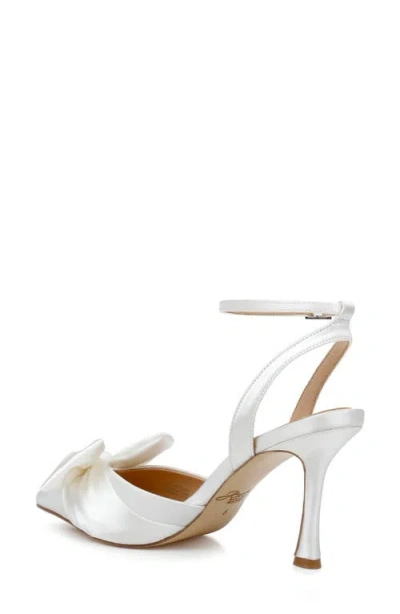 Jewel Badgley Mischka Women's Francine Evening Pumps In White