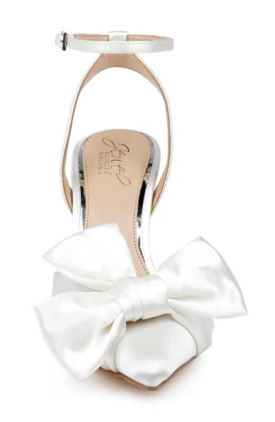 Jewel Badgley Mischka Women's Francine Evening Pumps In White
