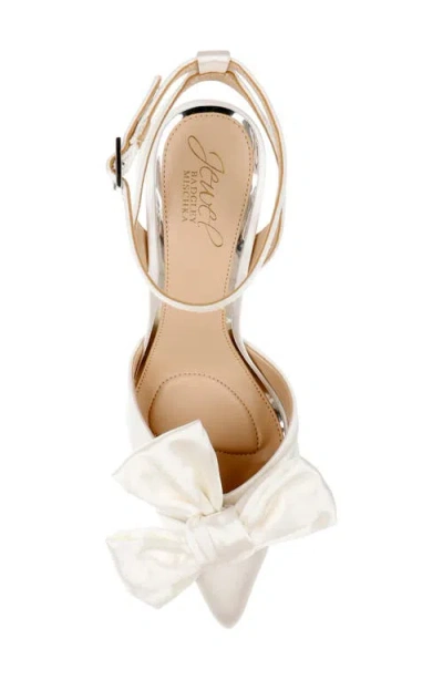 Jewel Badgley Mischka Women's Francine Evening Pumps In White