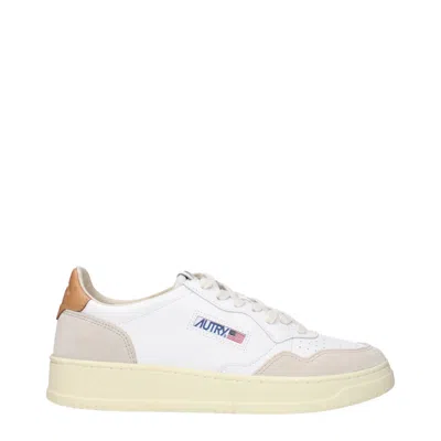 Autry Medalist Low-top Sneakers In White