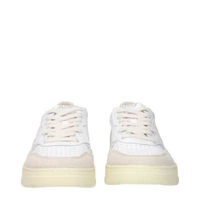 Autry Medalist Low-top Sneakers In White