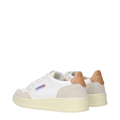 Autry Medalist Low-top Sneakers In White