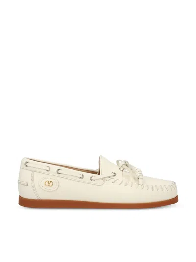 Valentino Scarpa Da Barca Palm Avenue In Bufalo In Neutral