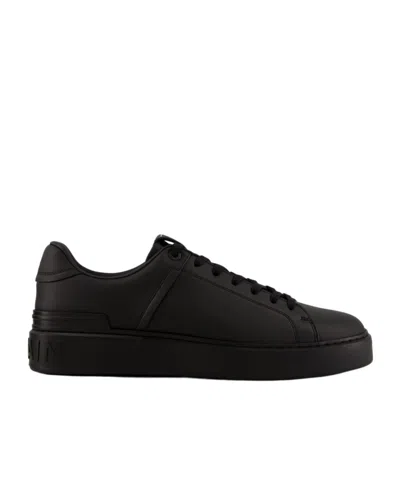 Balmain Court Round Toe Flat Sole Sneakers In Black
