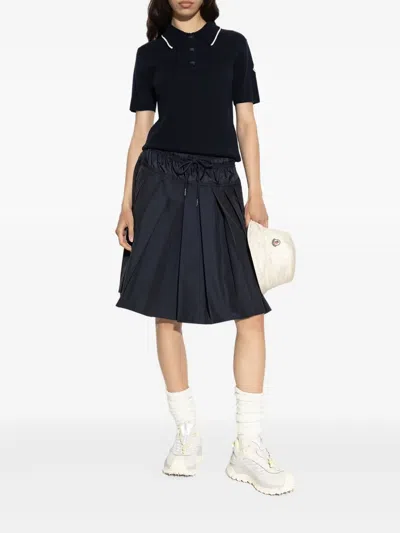 Moncler Elastic Waistband Pleated Skirt In Black