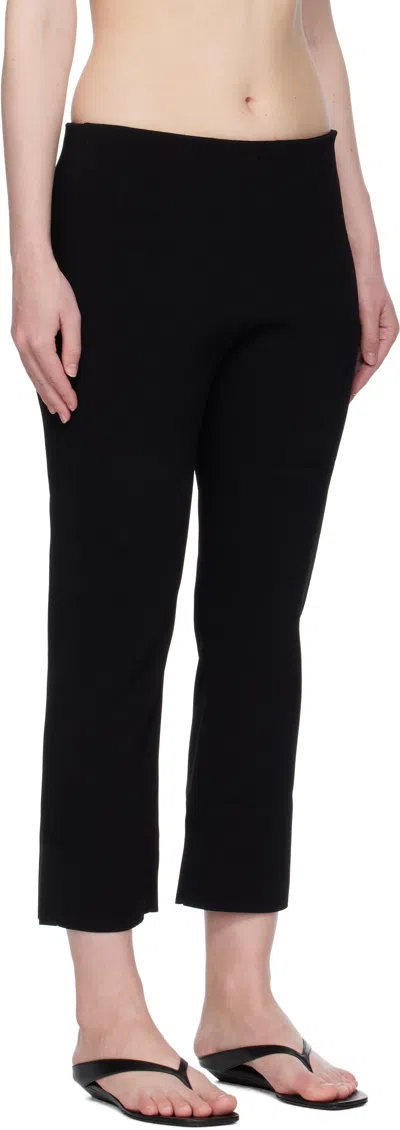 Amomento Black Knit Capri Leggings