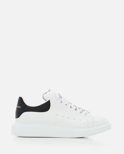 Alexander Mcqueen White And Black Low-top Sneakers With Chunky Sole And Contrasting Heel Tab In Leather Man In White