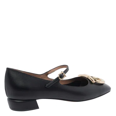 Ferragamo Buckle Detail Gold-tone Hardware Ballerina Shoes In Black