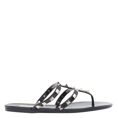 Valentino Garavani Summer Rockstud Thong Sandals In Black