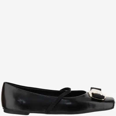 Ferragamo New Vara Plate Ballet Flat Shoes In Black