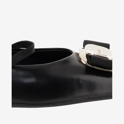Ferragamo New Vara Plate Ballet Flat Shoes In Black