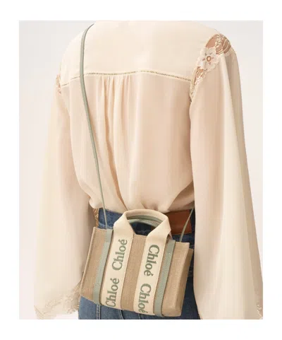 Chloé Structured Green Handbag With Versatile Design