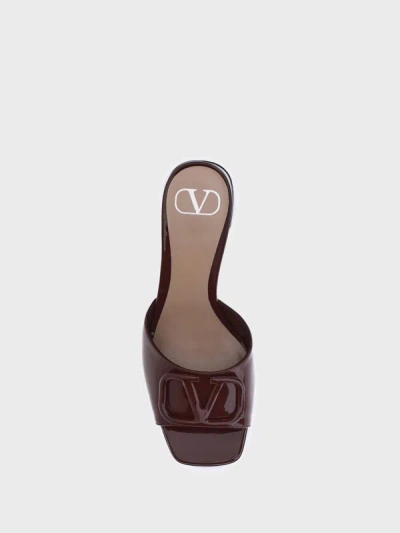 Valentino Garavani Vlogo Slide Sandals In Brown